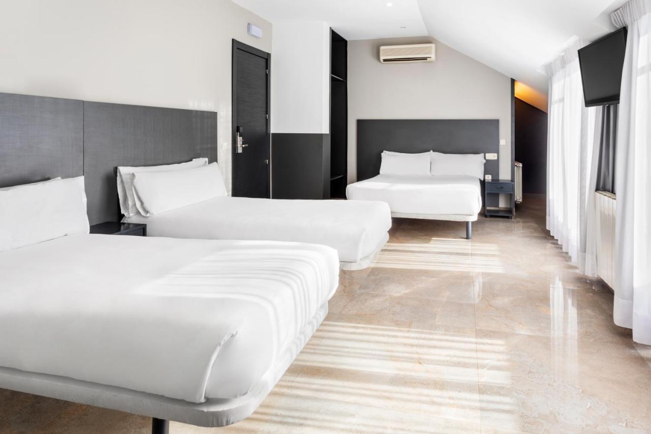 Hotel Victoria Valdemoro Bagian luar foto