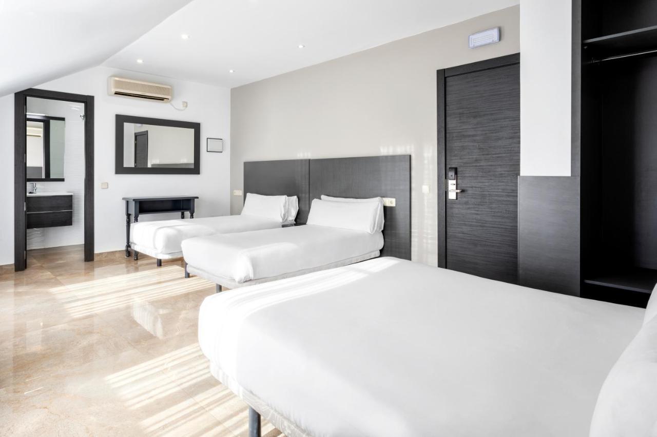 Hotel Victoria Valdemoro Bagian luar foto