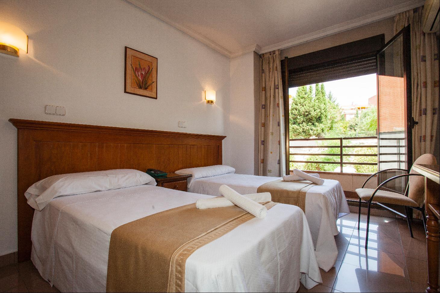 Hotel Victoria Valdemoro Bagian luar foto