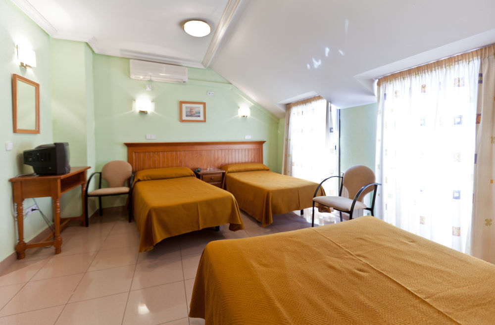 Hotel Victoria Valdemoro Bagian luar foto