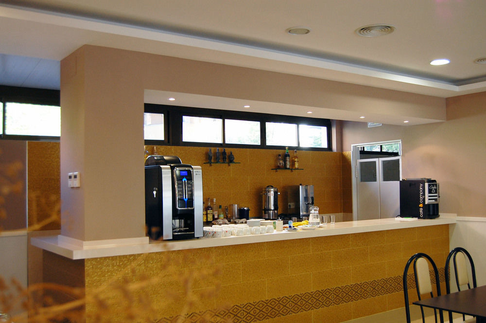 Hotel Victoria Valdemoro Bagian luar foto