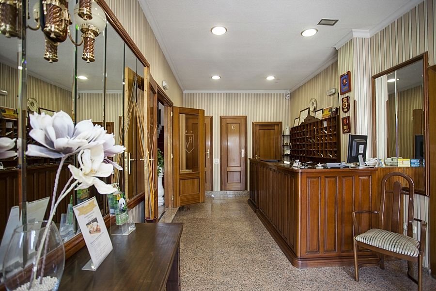 Hotel Victoria Valdemoro Bagian luar foto