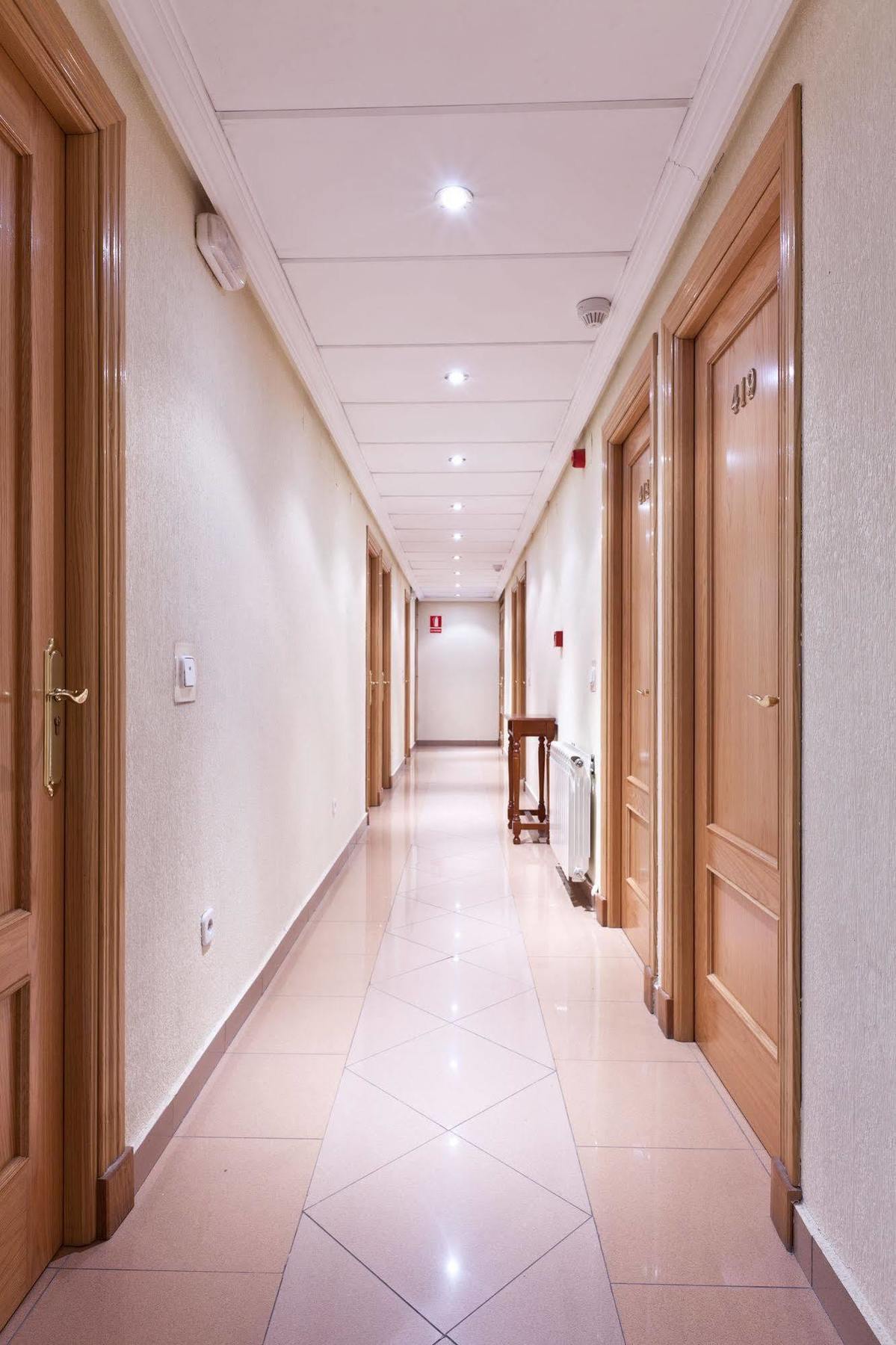 Hotel Victoria Valdemoro Bagian luar foto